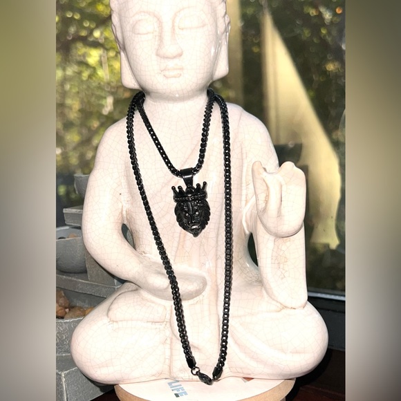 Men’ Chain with Lion Pendant - Picture 3 of 11